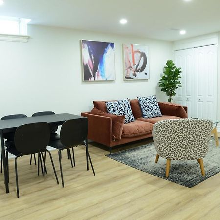 Spacious 2-Bed-Room Near Yonge & Major Mackenzie Richmond Hill Zewnętrze zdjęcie