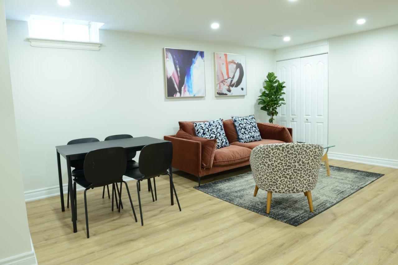 Spacious 2-Bed-Room Near Yonge & Major Mackenzie Richmond Hill Zewnętrze zdjęcie
