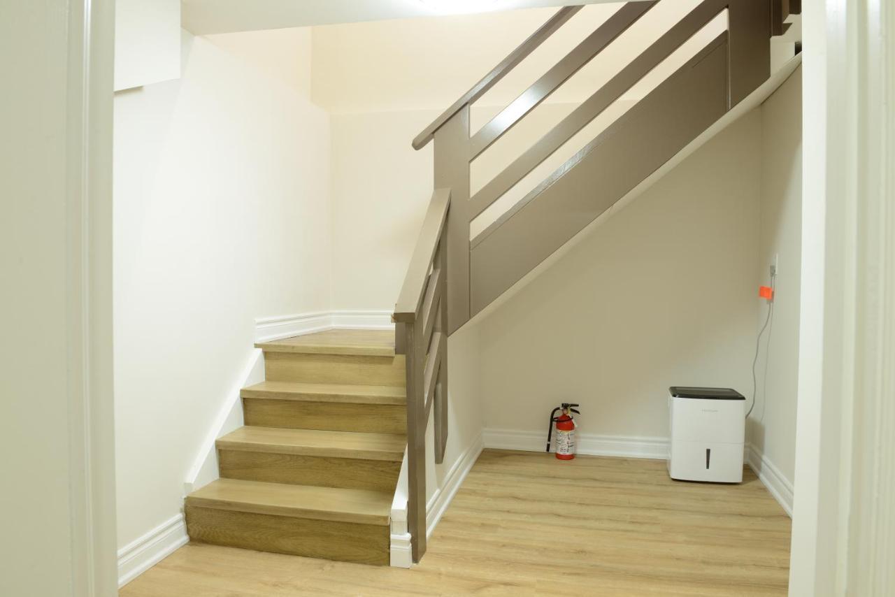 Spacious 2-Bed-Room Near Yonge & Major Mackenzie Richmond Hill Zewnętrze zdjęcie