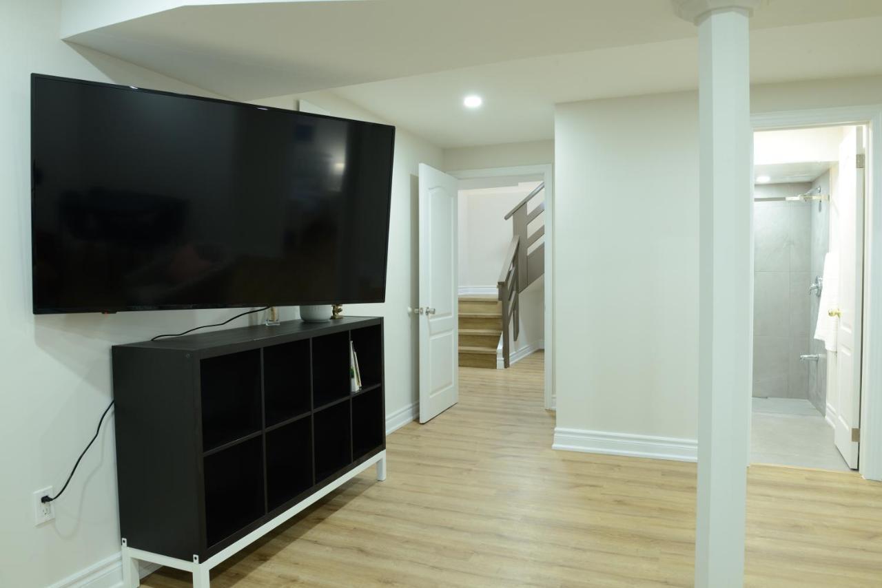 Spacious 2-Bed-Room Near Yonge & Major Mackenzie Richmond Hill Zewnętrze zdjęcie