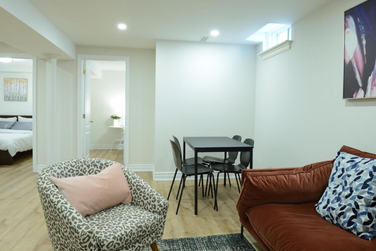 Spacious 2-Bed-Room Near Yonge & Major Mackenzie Richmond Hill Zewnętrze zdjęcie