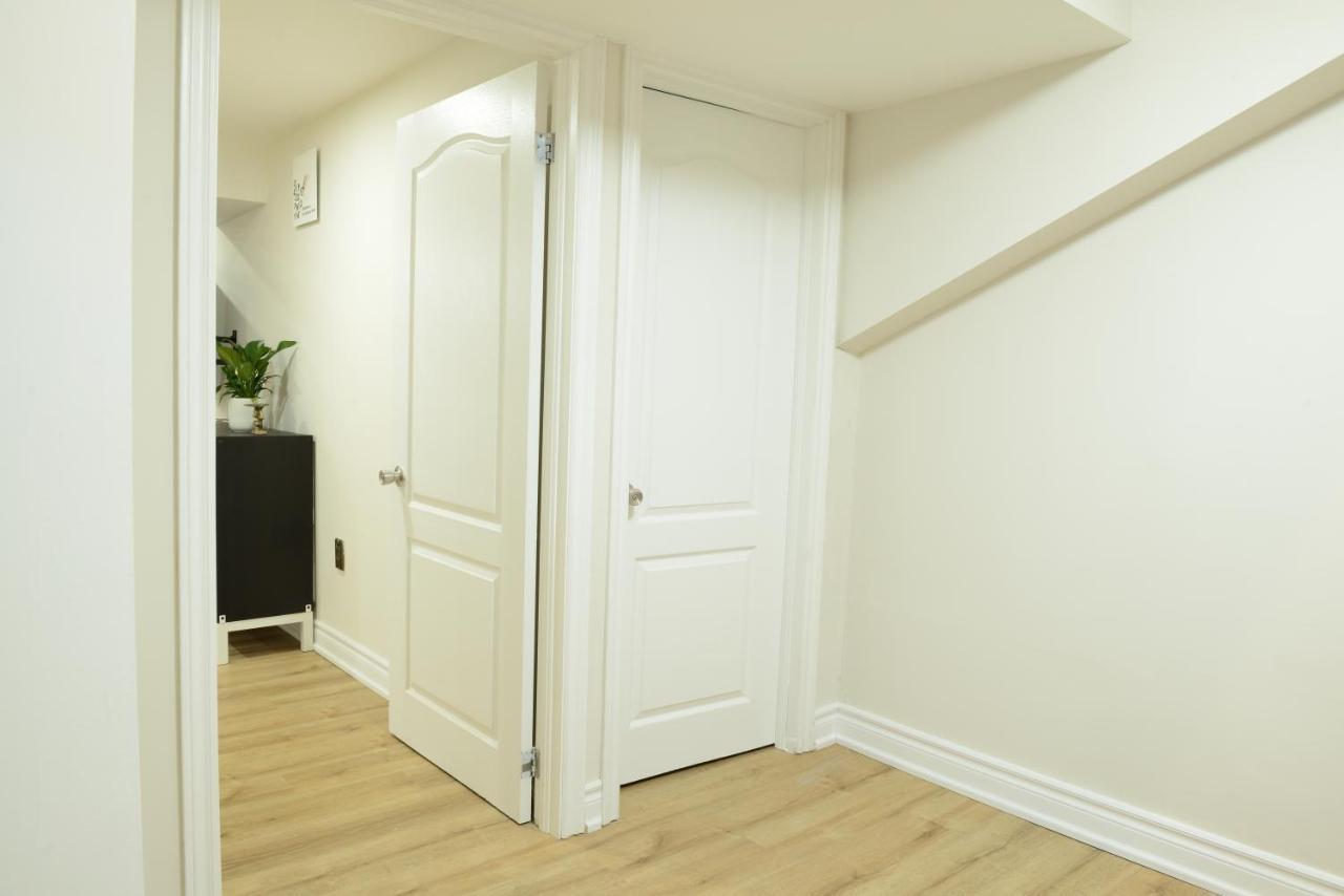 Spacious 2-Bed-Room Near Yonge & Major Mackenzie Richmond Hill Zewnętrze zdjęcie