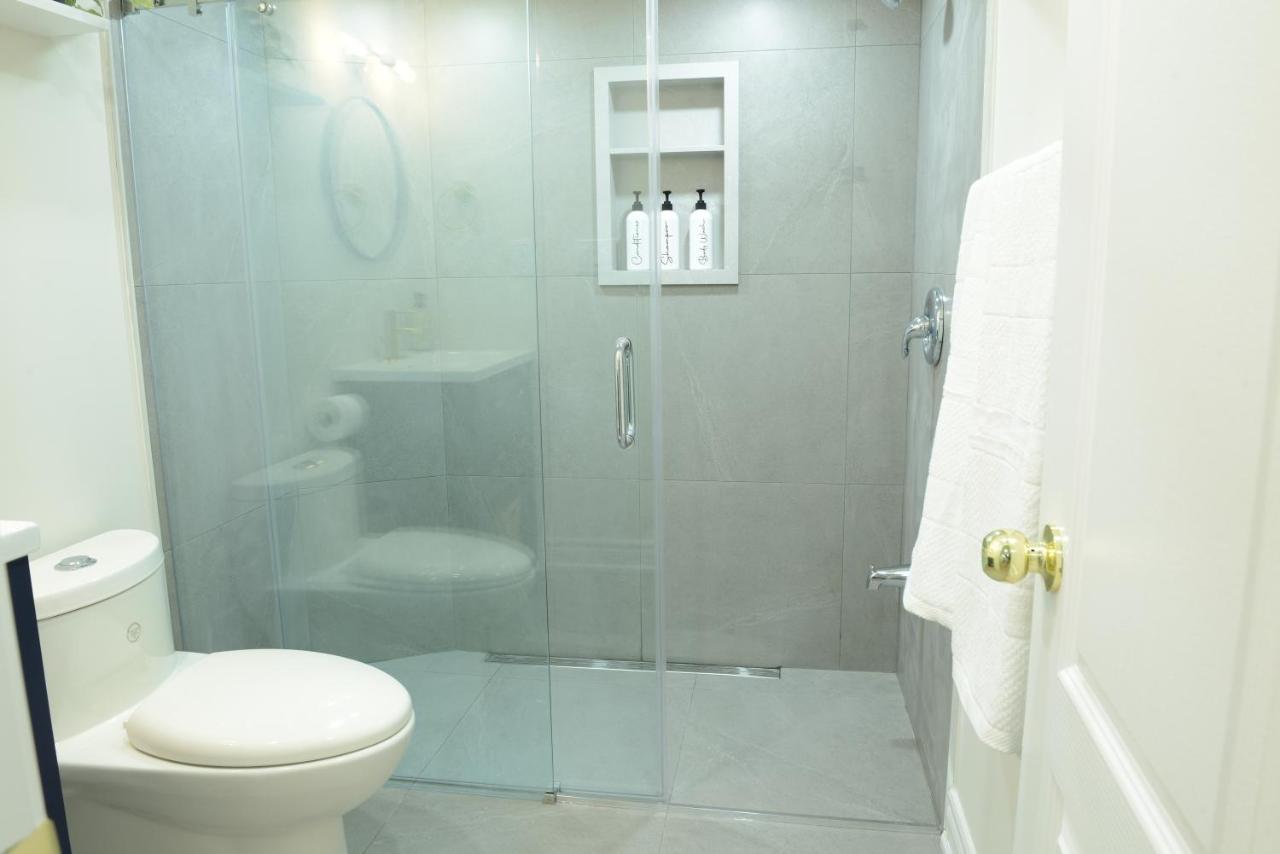 Spacious 2-Bed-Room Near Yonge & Major Mackenzie Richmond Hill Zewnętrze zdjęcie