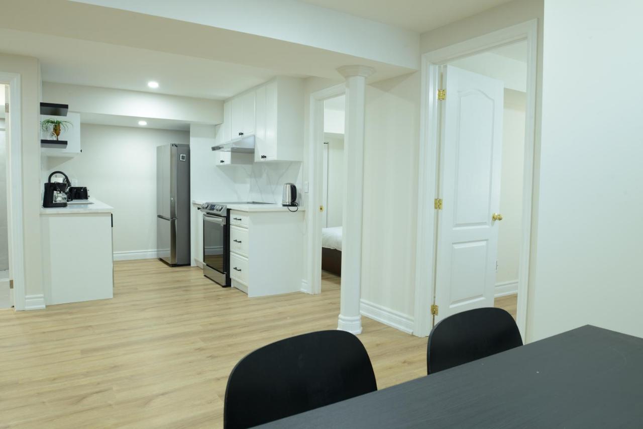 Spacious 2-Bed-Room Near Yonge & Major Mackenzie Richmond Hill Zewnętrze zdjęcie
