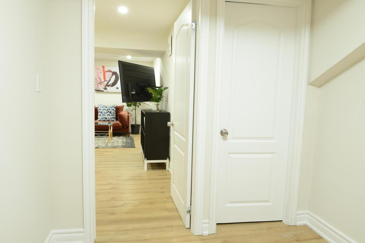 Spacious 2-Bed-Room Near Yonge & Major Mackenzie Richmond Hill Zewnętrze zdjęcie