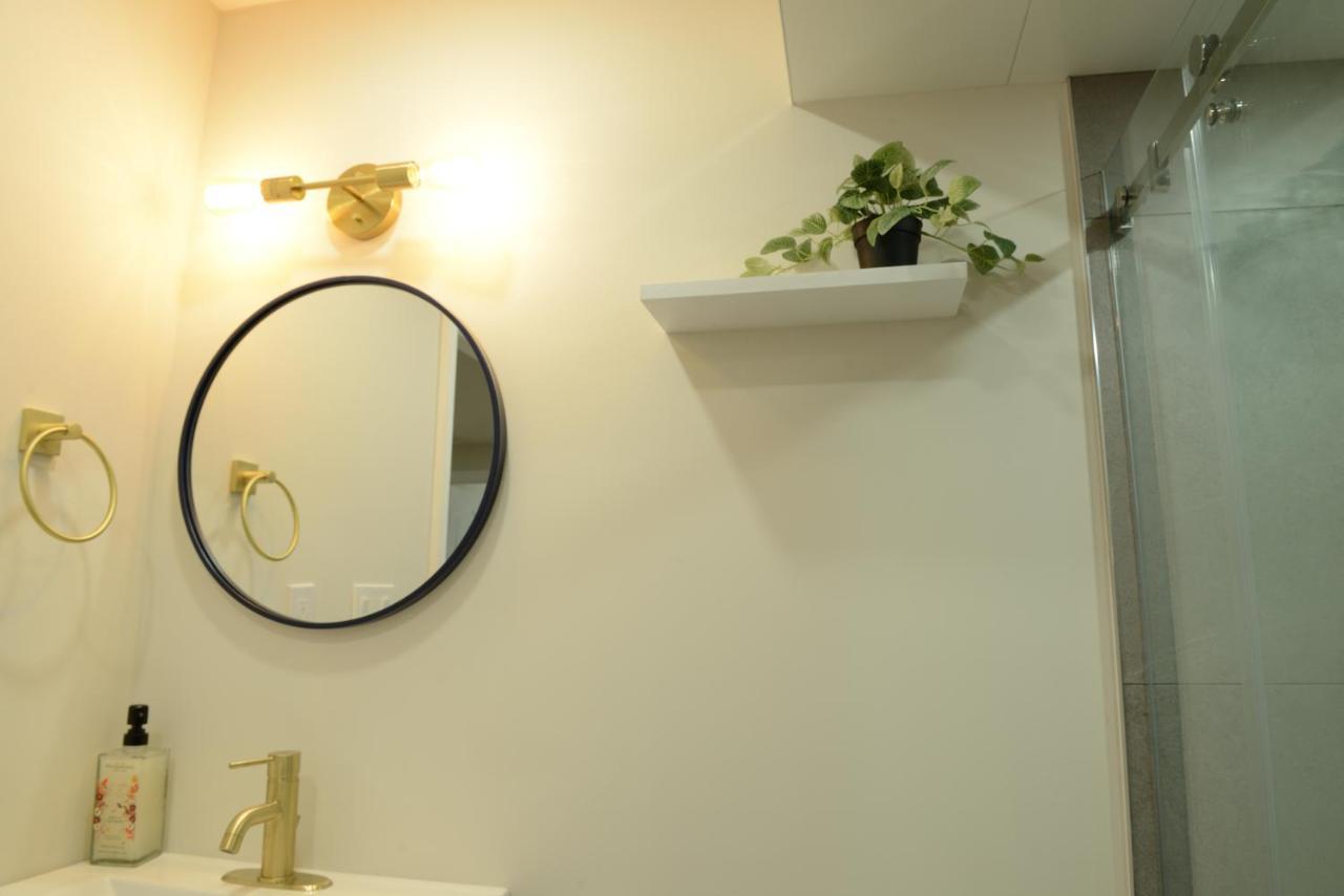 Spacious 2-Bed-Room Near Yonge & Major Mackenzie Richmond Hill Zewnętrze zdjęcie